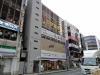 1-2階メガネ店。