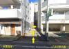 前面道路より通路を進み、建物裏右側です